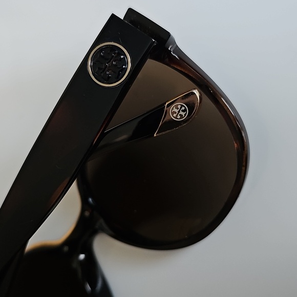 Tory Burch - Sunglasses & Case main image 6